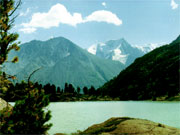 Озеро Дарашколь, вид на вершину Корона Алтая